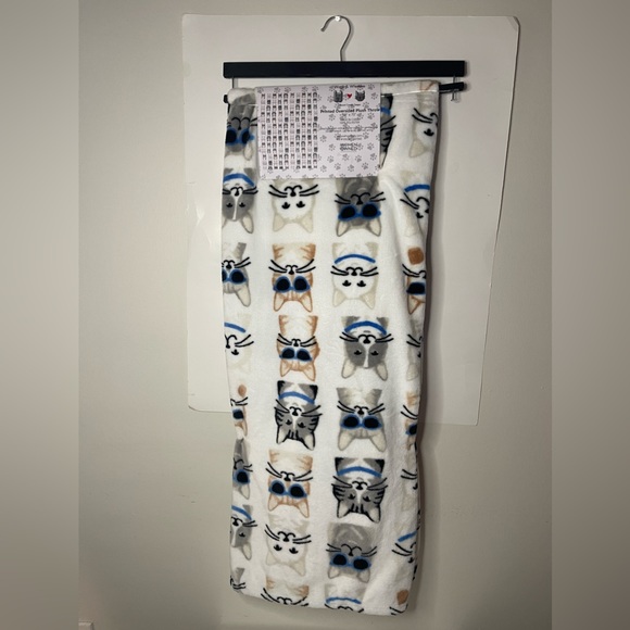 NWT Wags & Whiskers Cool Kitty Cat Sunglasses Fashion Throw Blanket 50"x70" - Picture 2 of 4